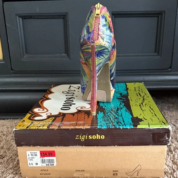 Zigi Soho Colorful Floral Platform Heels - Picture 3 of 5